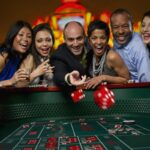 What is the procedure for playing the online lottery on a mobile device?